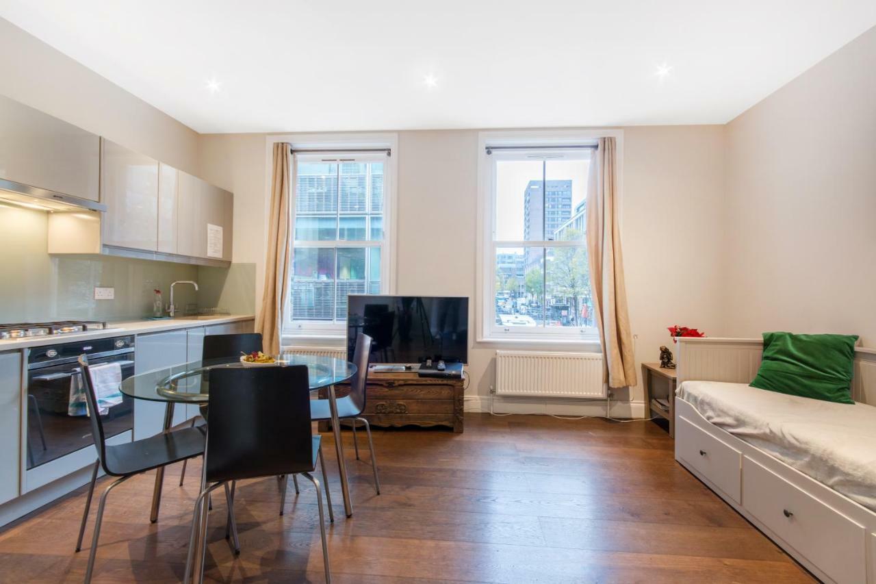Stunning Soho Apartment Лондон Экстерьер фото